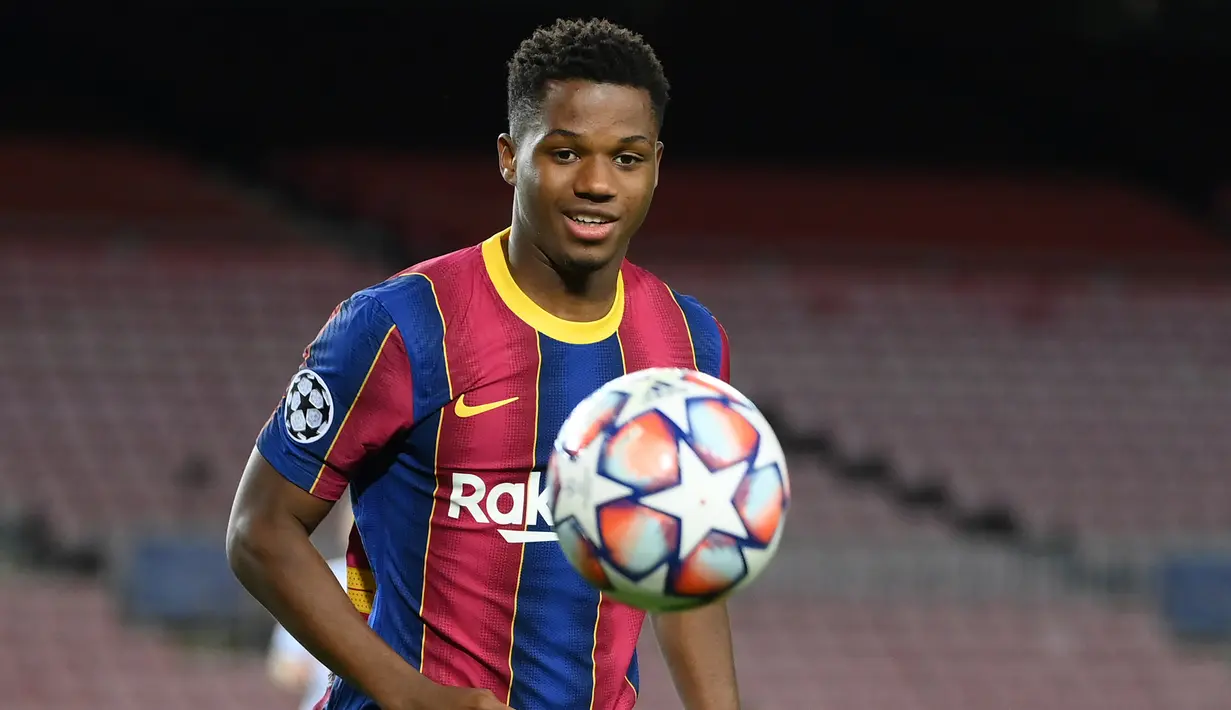 1. Ansu Fati (80 juta euro) -  Penyerang berusia 18 tahun ini tampil mengagumkan bersama Barcelona dan timnas Spanyol. Ansu Fati menjadi salah satu pemain bertalenta yang saat ini dimiliki oleh Barcelona. (AFP/Lluis Gene)