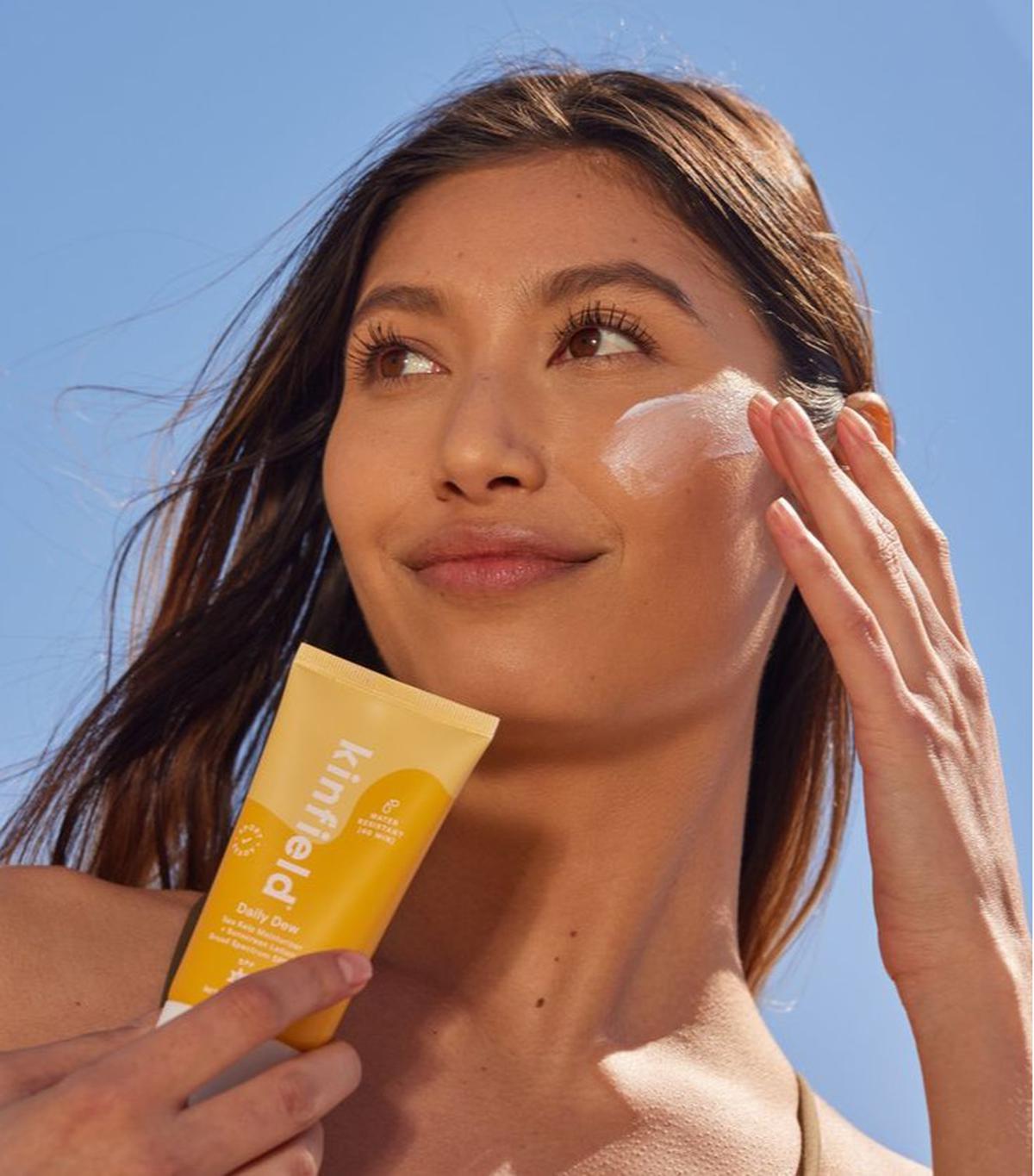 Punya Kulit Berjerawat? Simak Urutan Skincare Malam yang Paling Efektif untuk Hasil Maksimal
