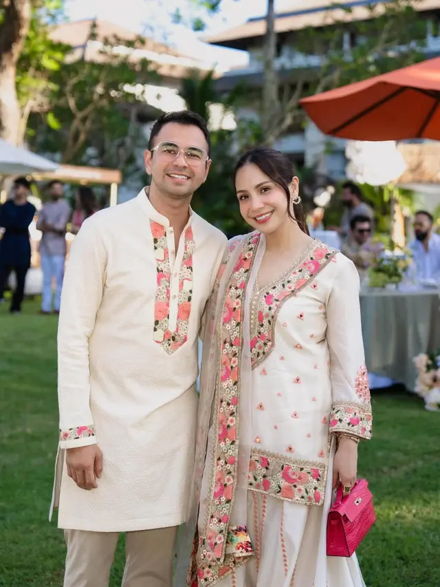 Pesona Elegan Nagita Slavina Hadiri Kondangan Berbalut Kurta dan Lehenga Floral, Terlihat Mewah dengan Tas Branded