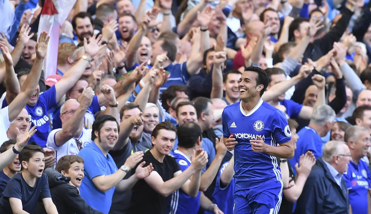 Pedro merupakan salah satu pemain Spanyol yang bergabung bersama Chelsea. Pedro tampil sebanyak 43 kali dan mencetak 13 gol untuk The Blues selama musim 2016-2017. (AFP/Ben Stansall)
