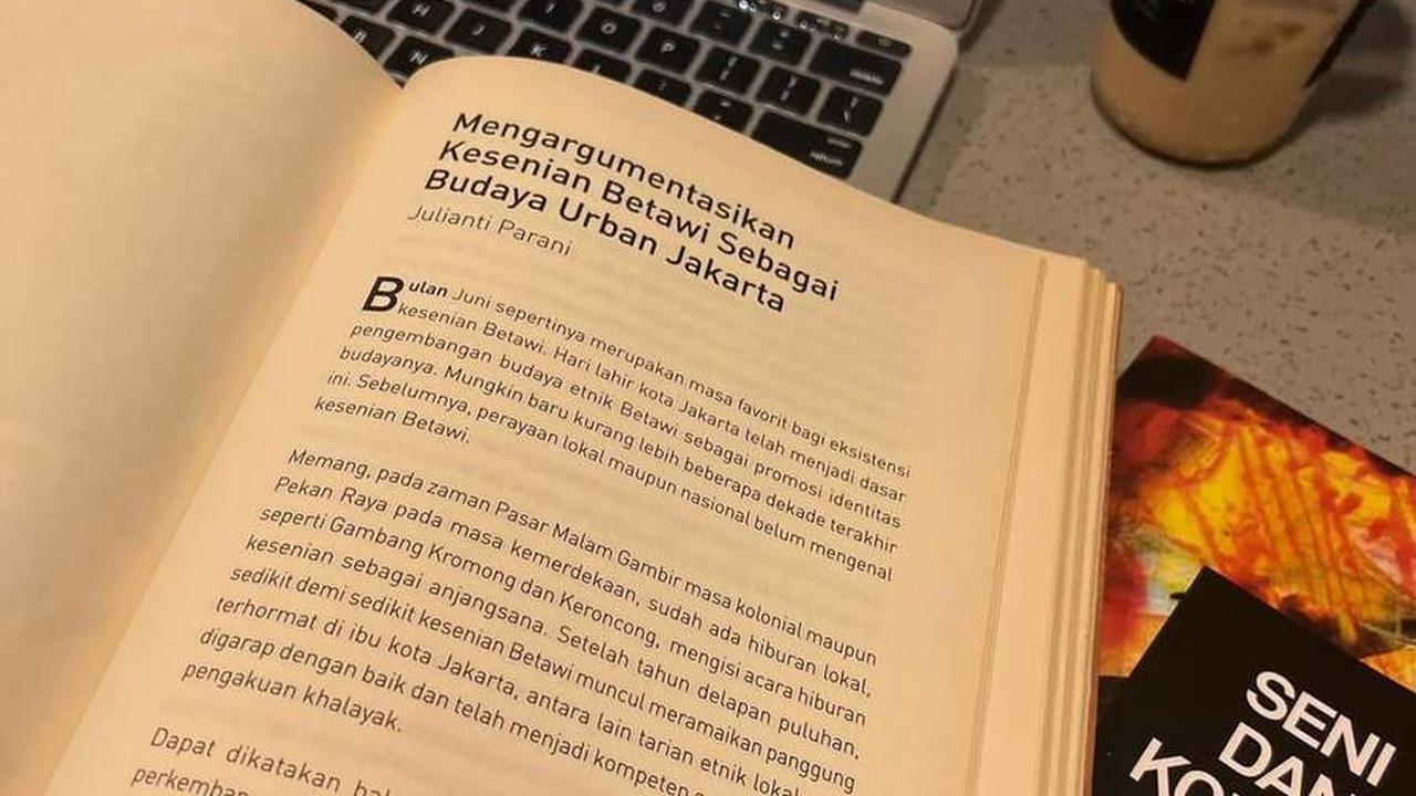 8 Potret Perjuangan Zee Zee Shahab Tempuh Pendidikan S3, Awalnya Ragu dengan Diri Sendiri - Akui Sering Nangis dan Ingin Menyerah