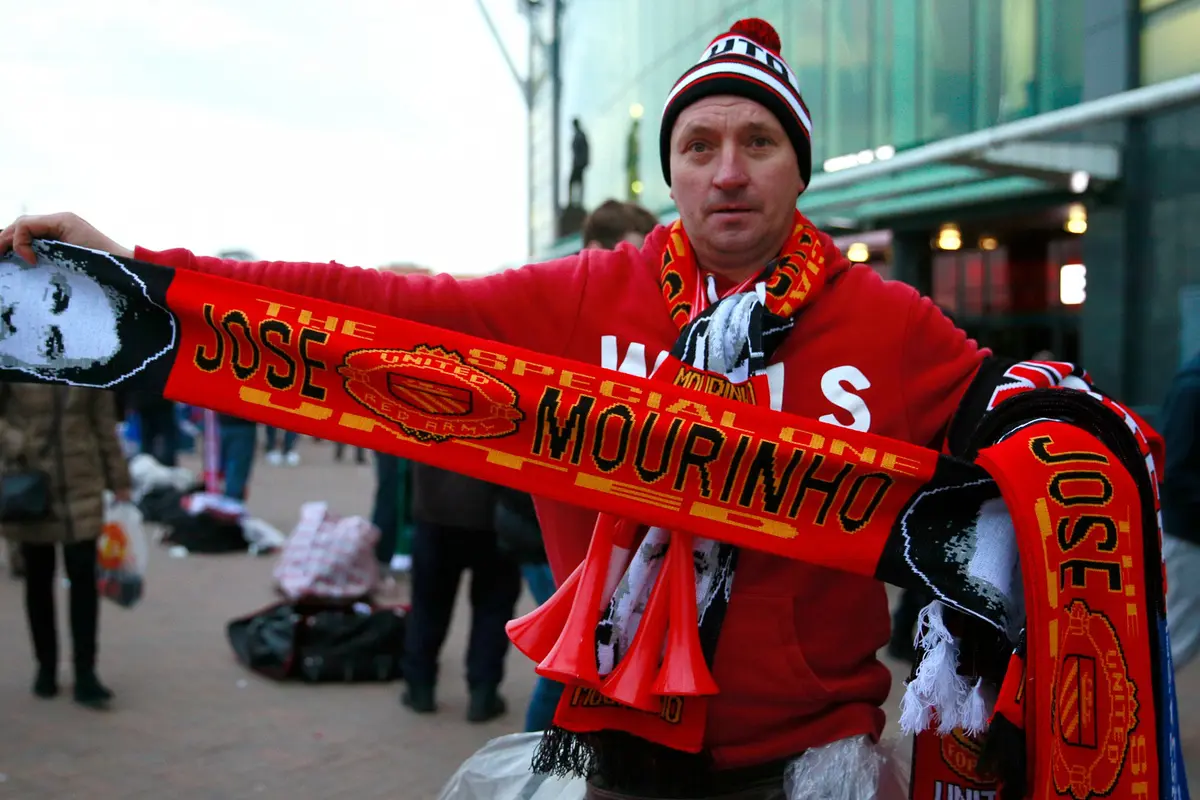 Syal Manchester United