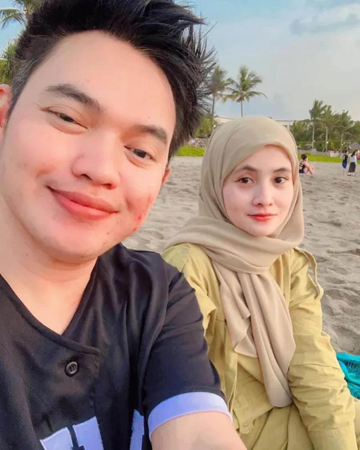Rujuk Usai 6 Bulan Cerai, 8 Potret Dodhy Kangen Band dan Ayu Rizki Nikah Lagi