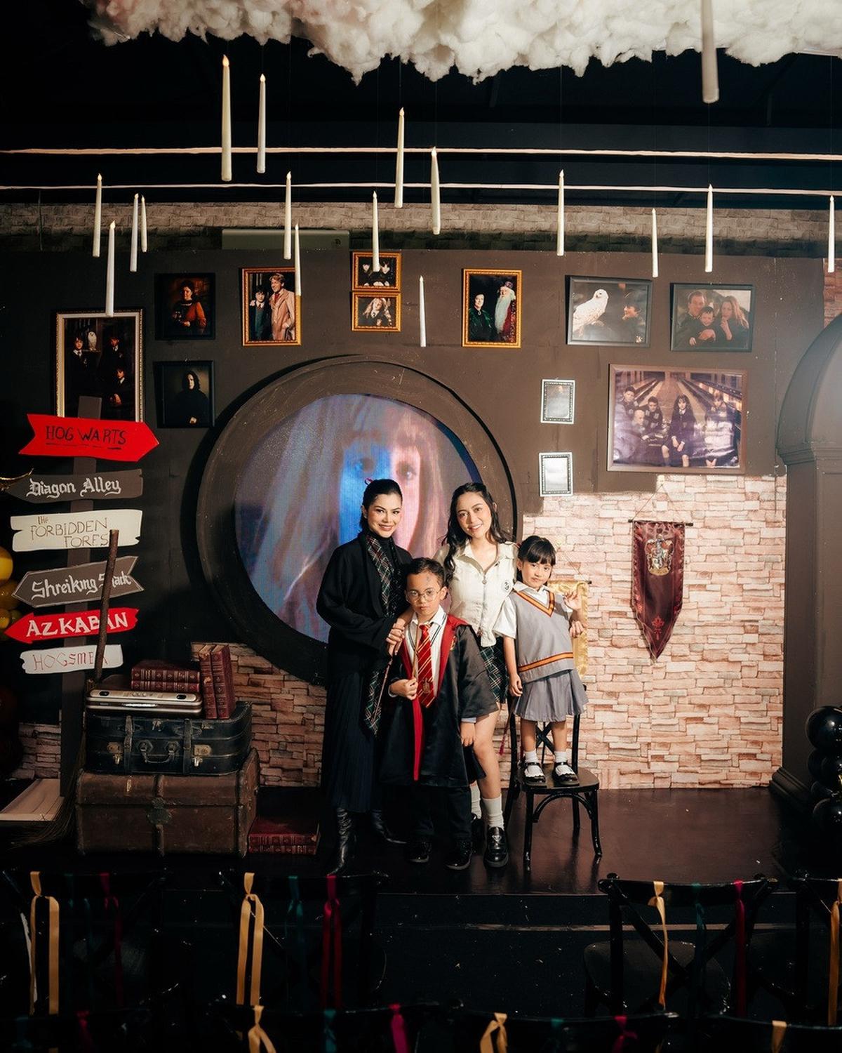 8 Potret Pesta Ulang Tahun Xabiru Anak Rachel Vennya, Mewah Bertema Harry Potter - Bikin Nostalgia Acara Baby Shower