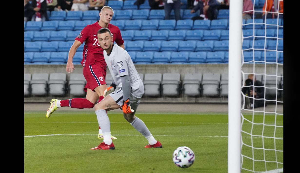Di gelaran Piala Dunia U-20 2019 Erling Brut Haaland tampil gemilang bersama Norwegia dan berhasil meraih top scorer Piala Dunia U-20 dengan torehan sembilan gol. (AFP/NTB/Terje Bendiksby)