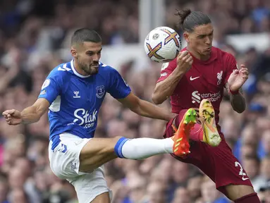 Laga bertajuk Derby Merseyside antara Everton melawan Liverpool tersaji saat pekan keenam Liga Inggris 2022/2023, Sabtu (03/09/2022) malam WIB. (AP/Jon Super)