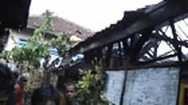 Bensin Tumpah, Satu Rumah Ludes Terbakar di Kalianda