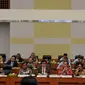 Sejumlah menteri Kabinet Kerja Jokowi dan Kapolri Badrodin Haiti menghadiri rapat pembahasan Rancangan Undang-undang APBN 2016 dengan Banggar DPR di Komplek Parlemen DPR,  Jakarta, Rabu (9/9/2015). (Liputan6.com/Johan Tallo)