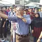 Anggota DPRD dari Fraksi Gerindra Syarif di lokasi penggusuran Rawajati, Jakarta Selatan. (Liputan6.com/Putu Merta Surya Putra)