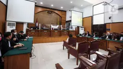 Suasana sidang terdakwa kasus pembunuhan berencana Brigadir Yosua Hutabarat, Putri Candrawathi dengan agenda pembacaan tanggapan jaksa atau replik di Pengadilan Negeri Jakarta Selatan, Jakarta, Senin (30/1/2023). Sebelumnya, Putri Candrawathi yang dituntut hukuman penjara 8 tahun memberi nota pembelaan atau pleidoi atas tuntutan jaksa tersebut.  (Liputan6.com/Johan Tallo)