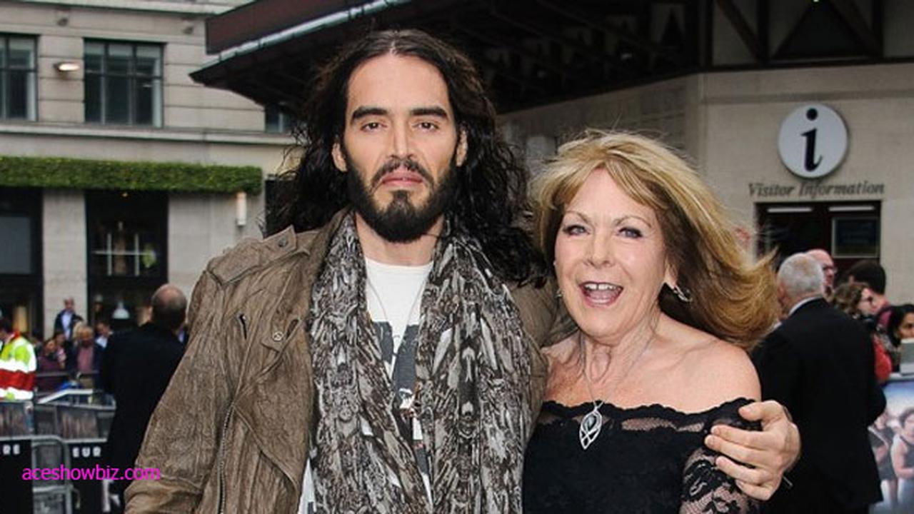 Russell Brand Rela Batalkan Konser Demi Wanita Ini