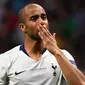 Gelandang Tottenham Hotspur Lucas Moura menangis saat kalah dari Liverpool  di final Liga Champions di Stadion Wanda Metropolitano, Madrid, Spanyol, Sabtu (1/6/ 2019). (Photo by GABRIEL BOUYS / AFP)