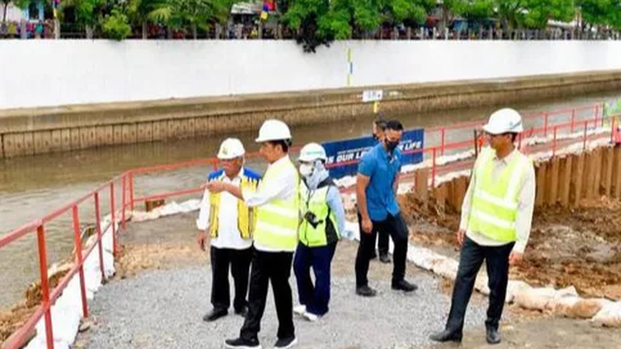 "Katanya di situ ada untuk pertumbuhan rambut," kata Basuki sambil menunjukkan tutut yang berada dalam styrofoam dan dibungkus dalam plastik bening.