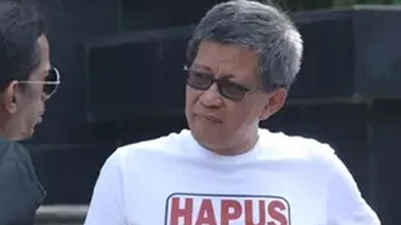 Meskipun demikian relawan Jokowi itu mengaku masih pede bahwa Dumasnya tersebut masih dapat menjerat Rocky karena diduga telah menghina pimpinan negara.