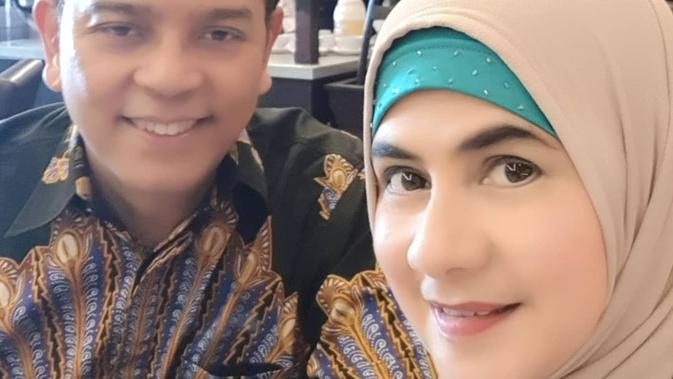 Suami Astri Ivo Meninggal Dunia - Vimarsana News