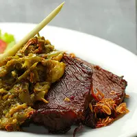 Di samping beragam manfaatnya, daging kambing kerap dikambinghitamkan atas terganggunya kesehatan manusia.