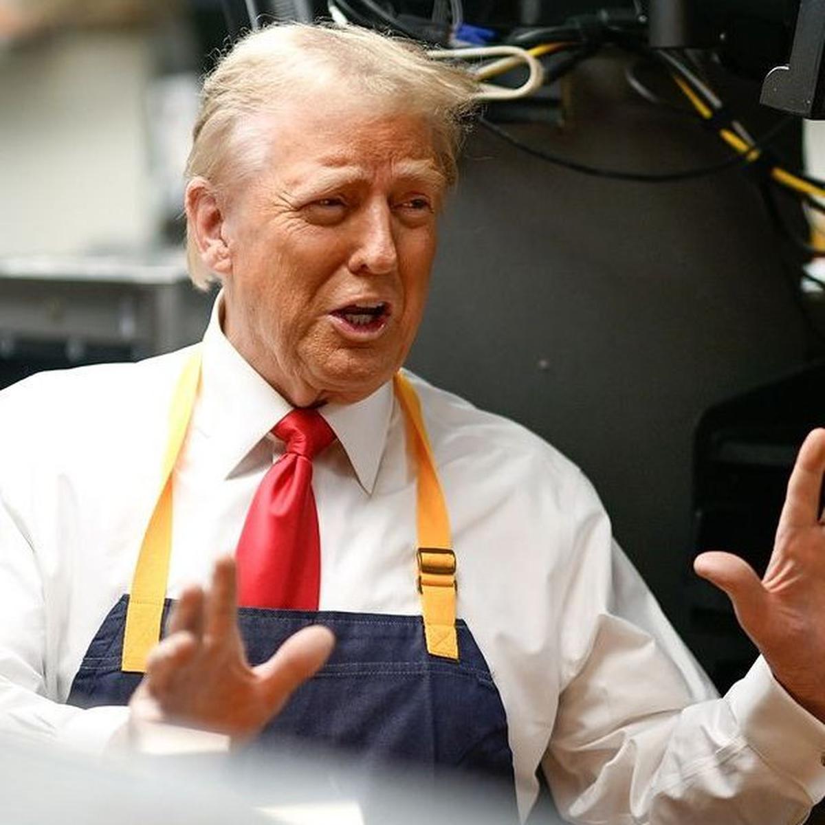 Photos of Donald Trump Becomes a McDonald's Worker for a Day, Part of His Campaign