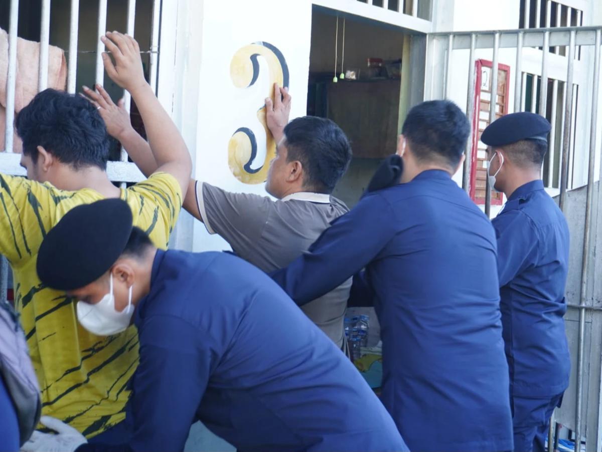 Razia Gabungan di Lapas Banjarbaru