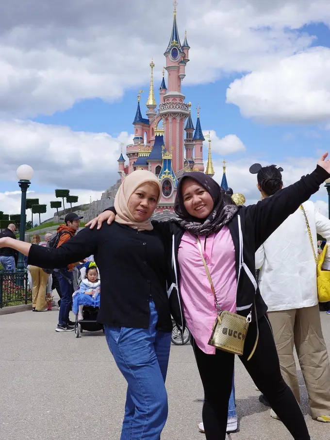 Potret Kompak Lala dan Sus Rini Ikut Liburan Raffi Ahmad