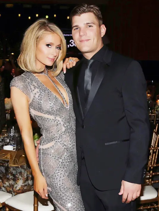 Soal kue pernikahan, Paris Hilton menginginkan kue dari Hansen. Hal itu dikarenakan ia sudah menyantapnya sedari kecil. (instagram/parishilton)