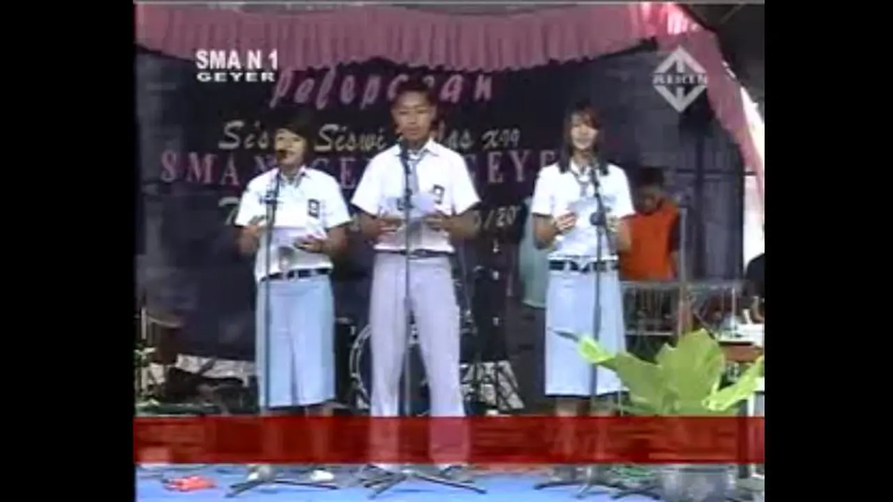 Wkwkwk, Puisi 'Burung' Anak SMA Ini Kocak Abis-abisan!