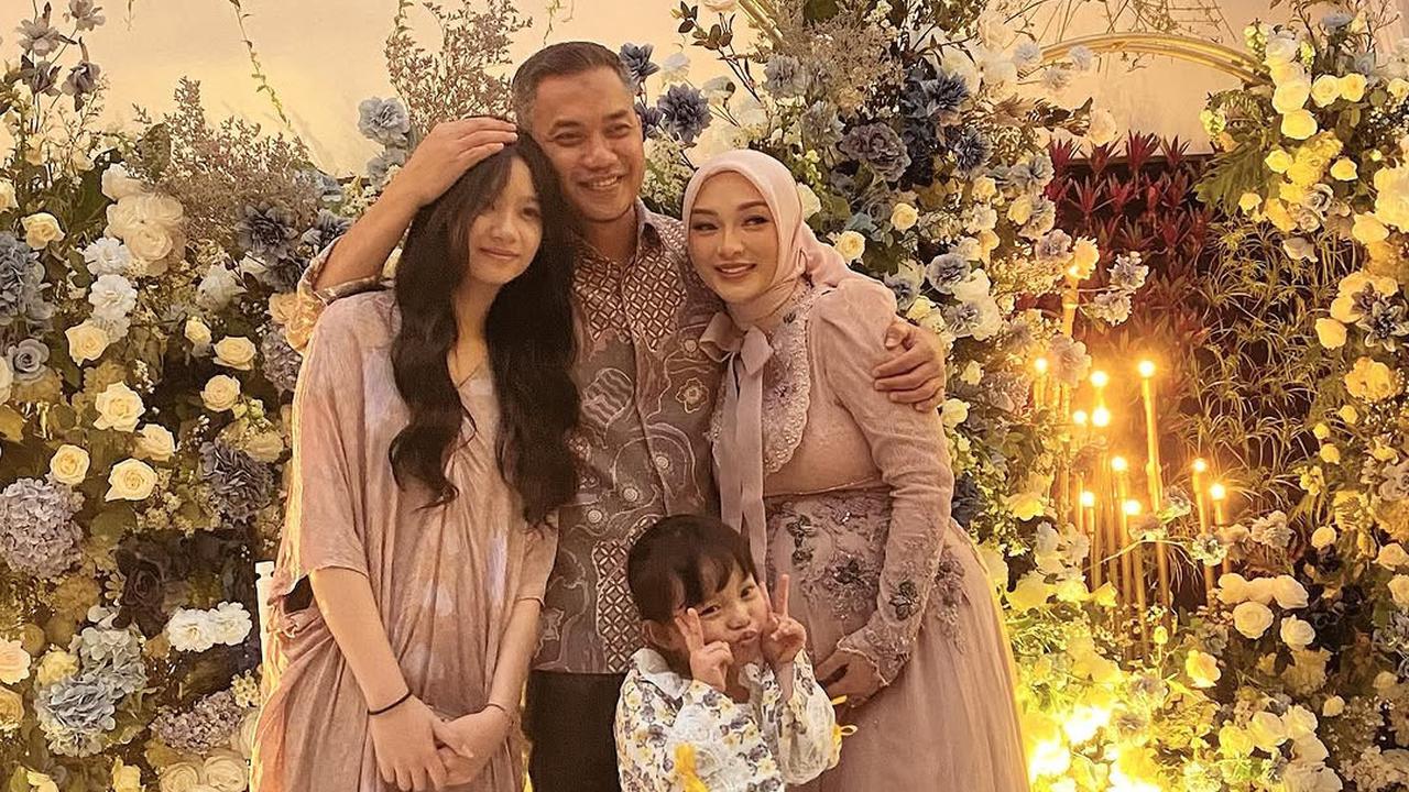 Potret Cantik Zaskia Gotik di Acara Tasyakuran 7 Bulanan Kehamilannya
