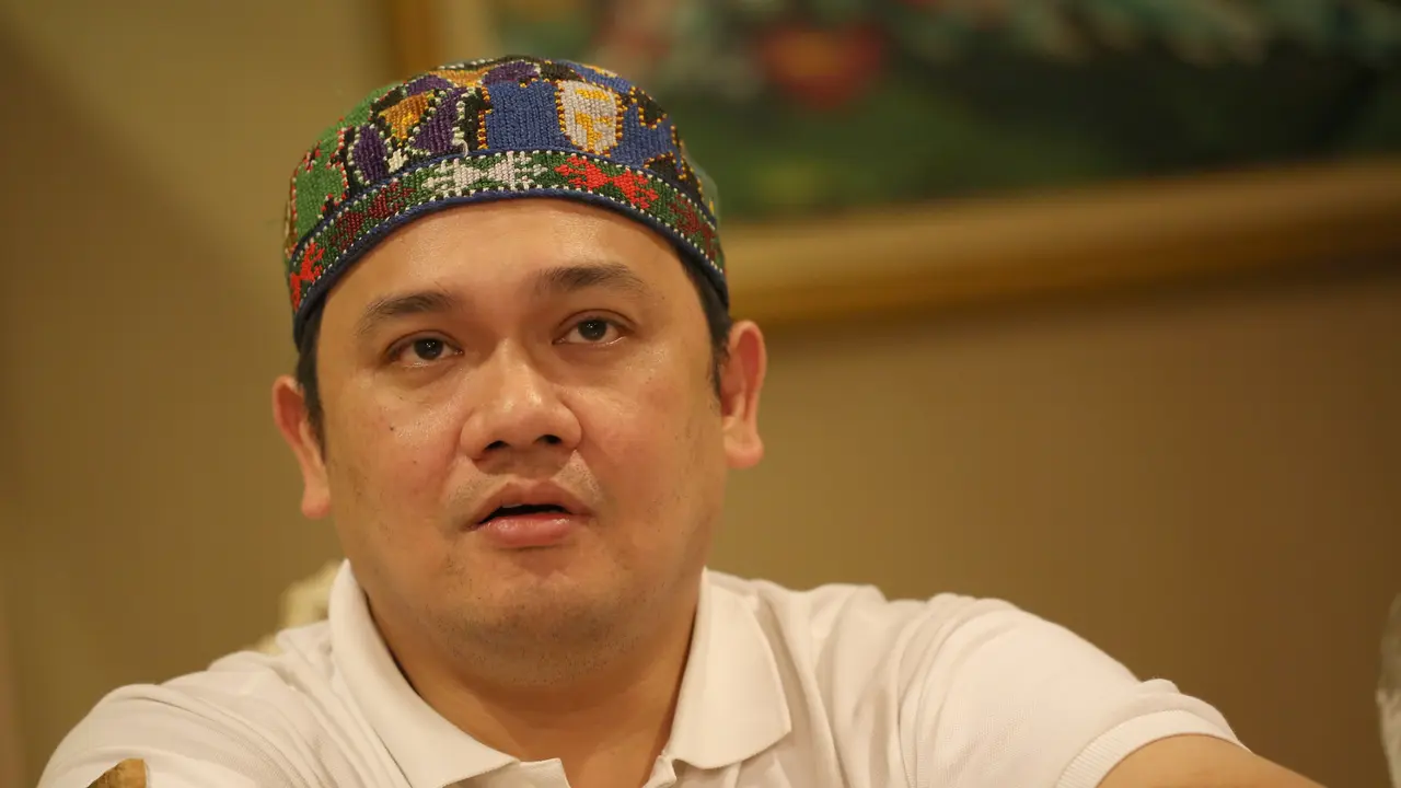 [BINTANG] Farhat Abbas