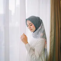 Hijab anti gerah di bulan Ramadan. (Foto: instagram/ megaiskanti)