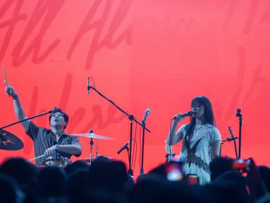 Band Reality Club kembali tampil di Soundrenaline 2026 mengajak gitaris dari Last Dinosaurus. (KLY/Budy Santoso)