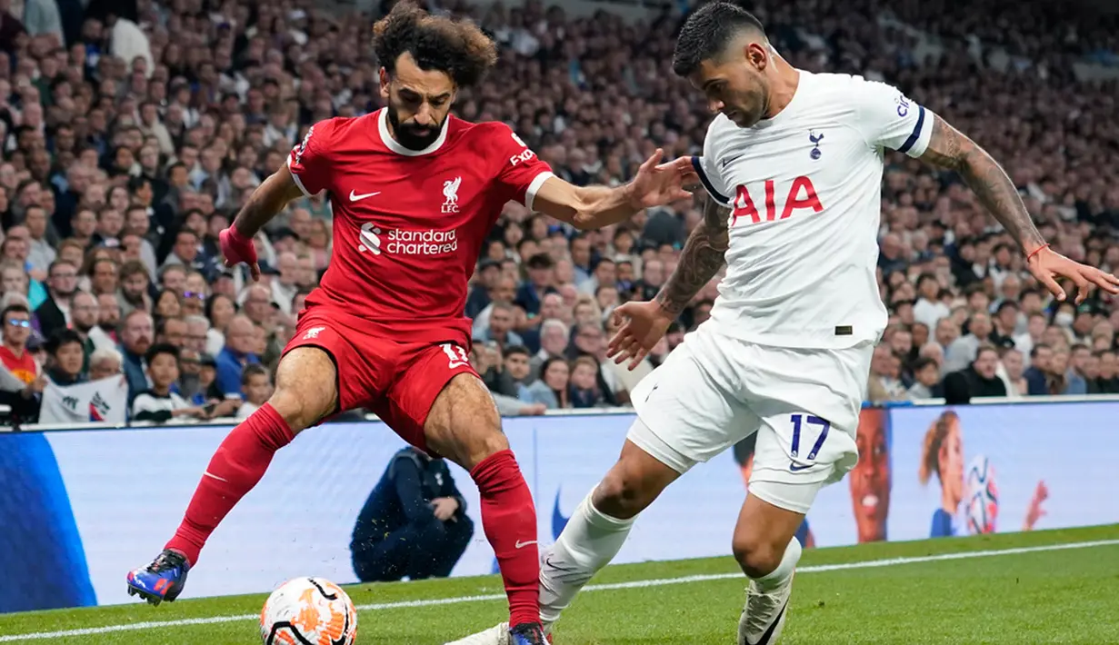 Laga yang berlangsung di Tottenham Hotspur Stadium ini berlangsung sengit dan seru sejak awal. Kedua tim sama-sama memainkan permainan terbuka sehingga enak ditonton. (AP Photo/Alberto Pezzali)