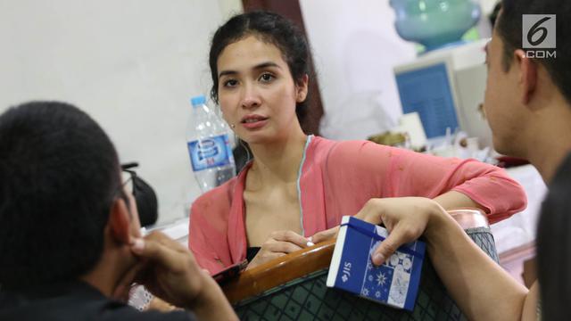 Gaya Chelsea Islan dan Para Artis Saat Berlatih Teater