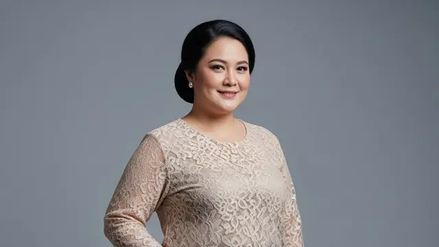 Atasan Brokat untuk Bahu Lebar dan Rok Batik untuk Paha Besar