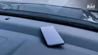 Kebiasaan Taruh HP di Dashboard Mobil, Ini Risiko yang Mengintai