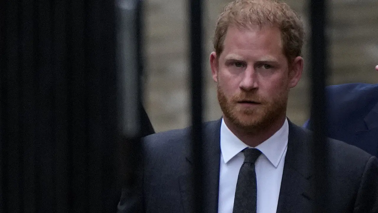 Pangeran Harry di Royal Courts Of Justice, London pada 28 Maret 2023. (AP Photo/Alastair Grant)