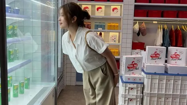 Balita perempuan ini sudah menjadi gadis remaja, ternyata anak artis