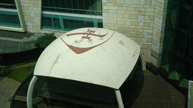 Menyusuri Sisi Lain Hotel Indonesia Bersama Lady in Red