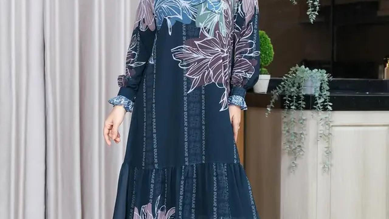 6 Model Gamis Hitam Elegan Irish Bella dan Setelan Hijabnya, Inspirasi Gaya Modis Ibu Muda Usia 30-an di 2025