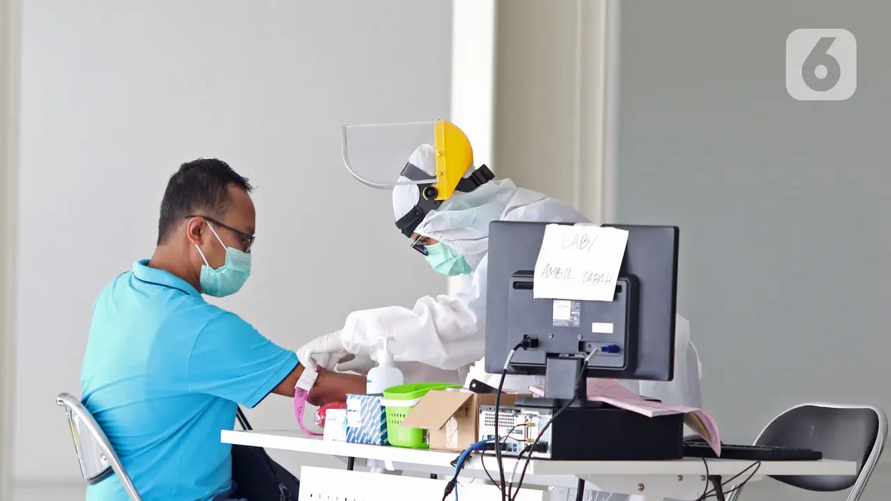 FOTO: Antisipasi Penyebaran COVID-19, RSUI Gelar Swab Test Massal