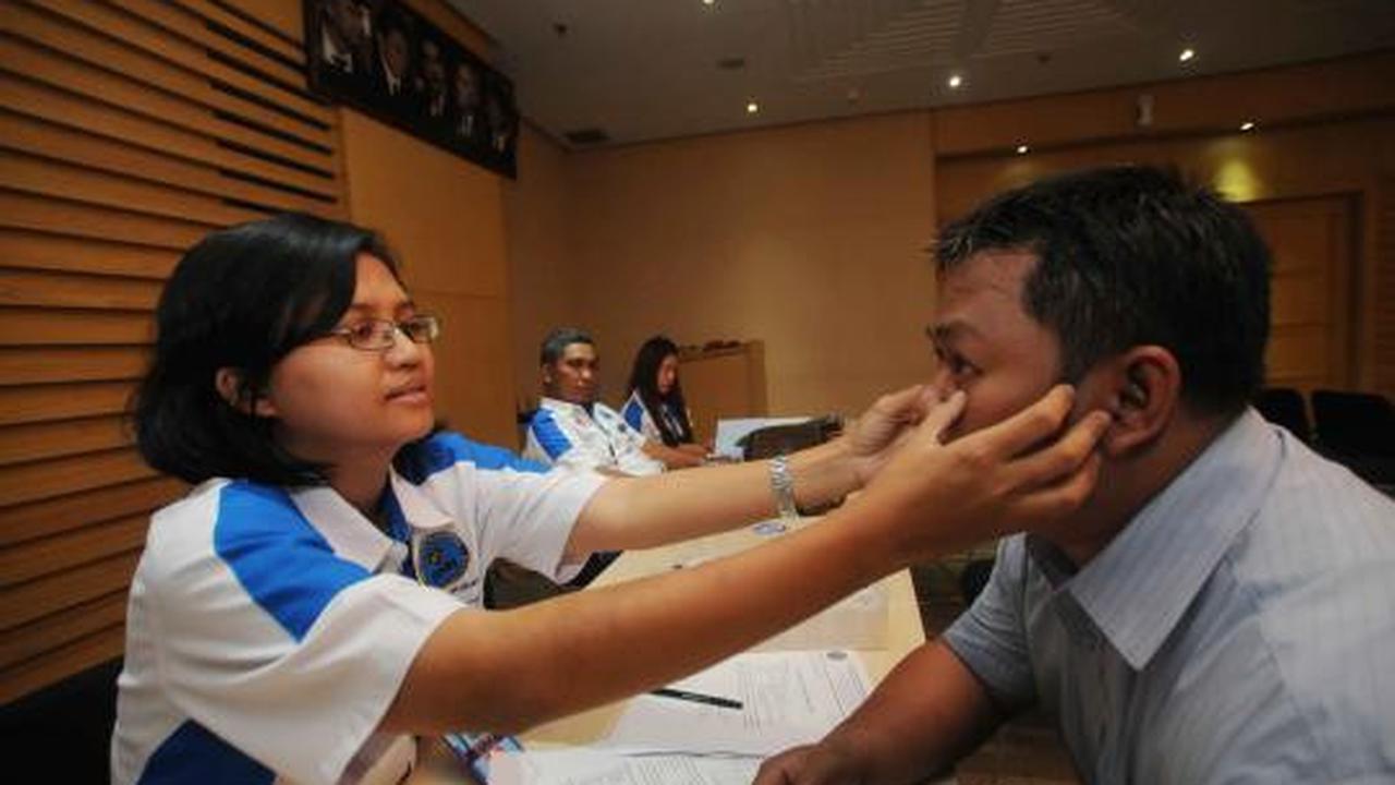 Perangi narkoba, pegawai KPK dites urine