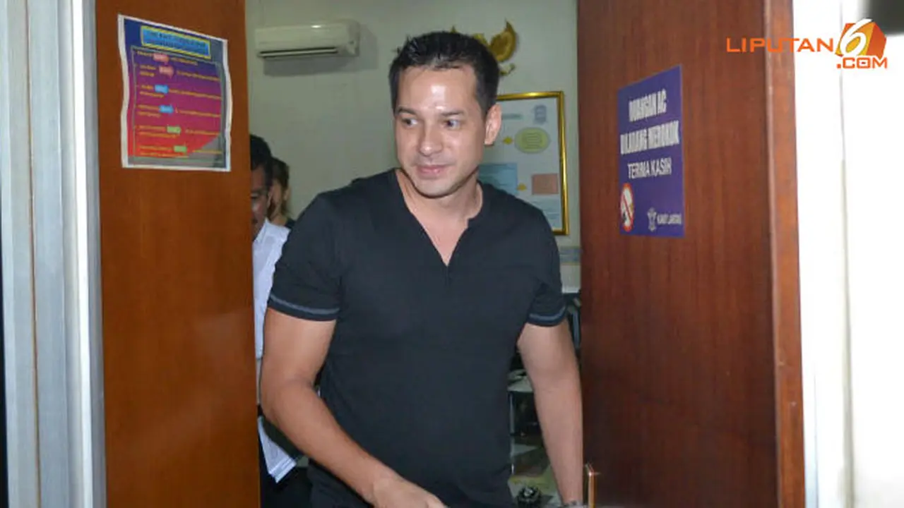 ari-wibowo-2--130613b.jpg