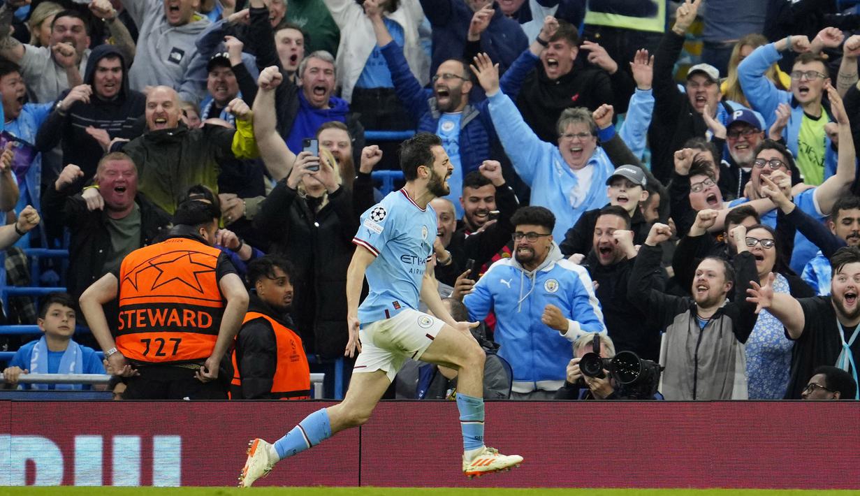 Bernardo Silva menjadi pemain yang paling menonjol saat Manchester City menyingkirkan Real Madrid dari Liga Champions. Selain menyumbang dua gol, Bernardo juga menunjukkan kepiawaian dalam membangun serangan dan membantu pertahanan. (AP Photo/Jon Super)
