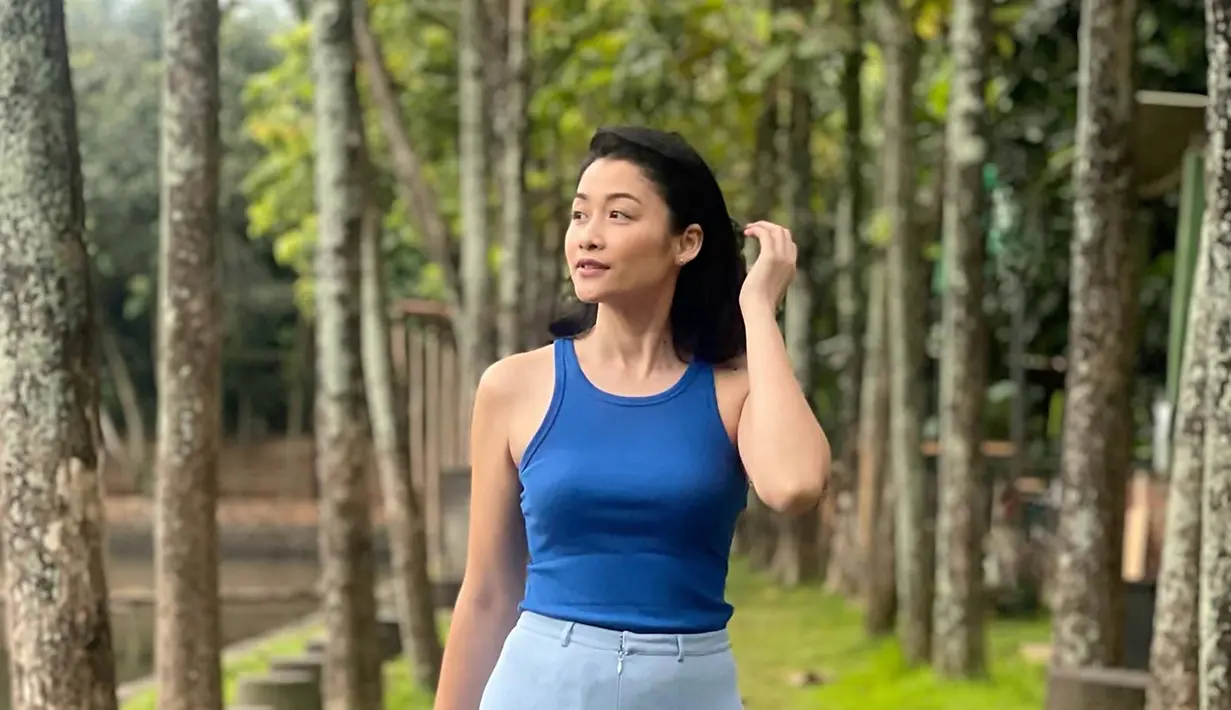 Dalam dua tahun belakangan ini Jenny banyak berakting dalam film dan serial. Salah satunya ialah Teka Teki Tika dan Paradise Garden yang sudah tayang. Paling baru ia akan kembali berakting dalam serial Cek Toko Sebelah sebagai Helen. (Liputan6.com/IG/@jenny_zhangwiradinata)