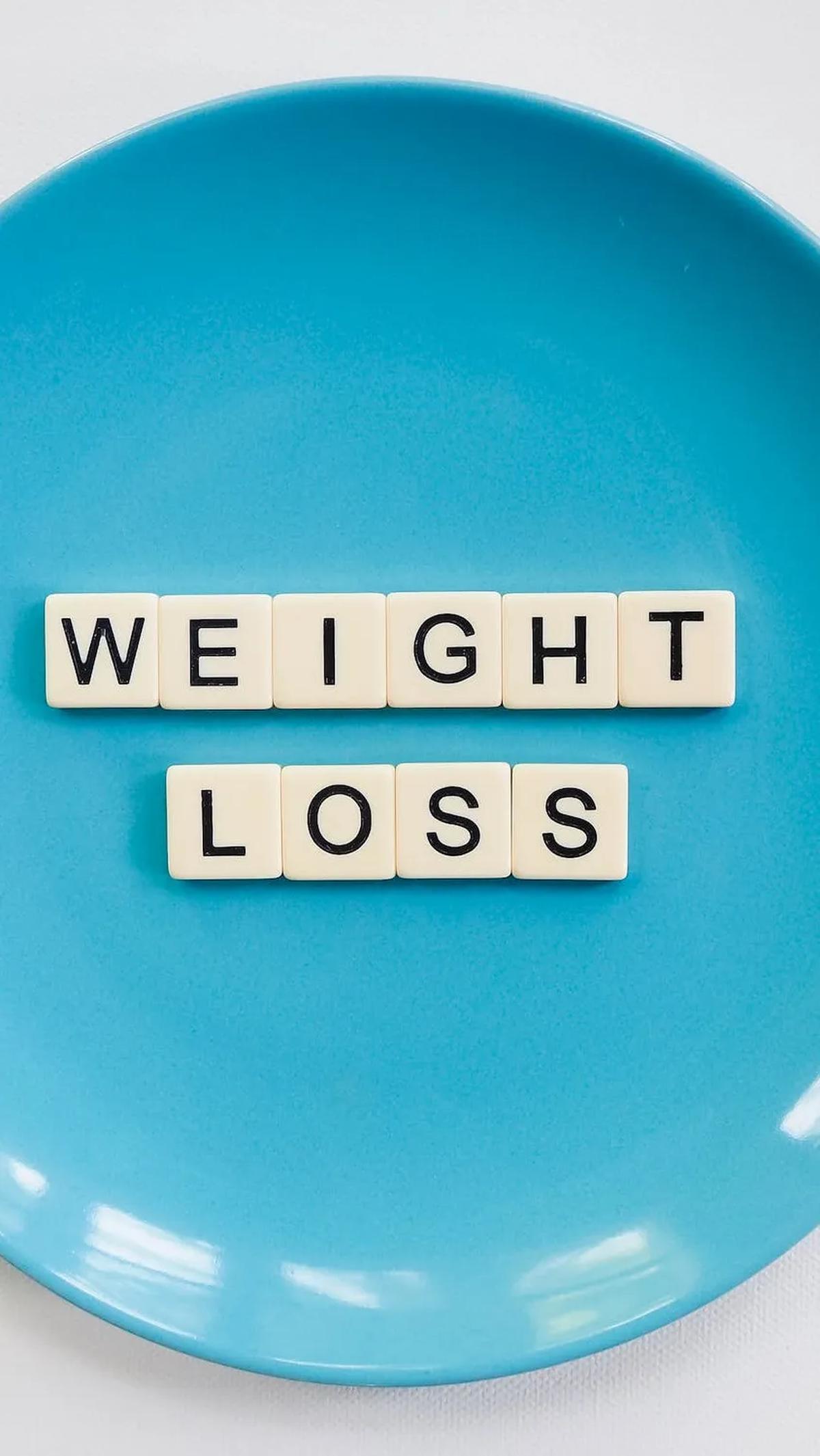 Meskipun menerapkan diet, sarapan pagi tetap harus menjadi prioritas karena memberikan nutrisi dan energi yang esensial untuk beraktivitas sepanjang hari.&nbsp;