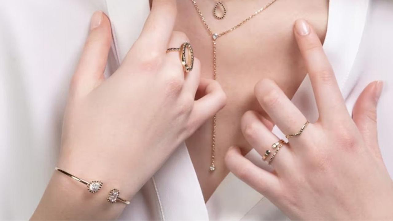 Mengapa Gelang Oval Tipis 3 gram Cocok untuk Pergelangan Tangan Kecil? Ketahui Alasannya untuk Inspirasi Penampilan