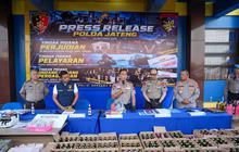 Ribuan Botol Miras Ilegal Disamarkan di Balik Material Bangunan