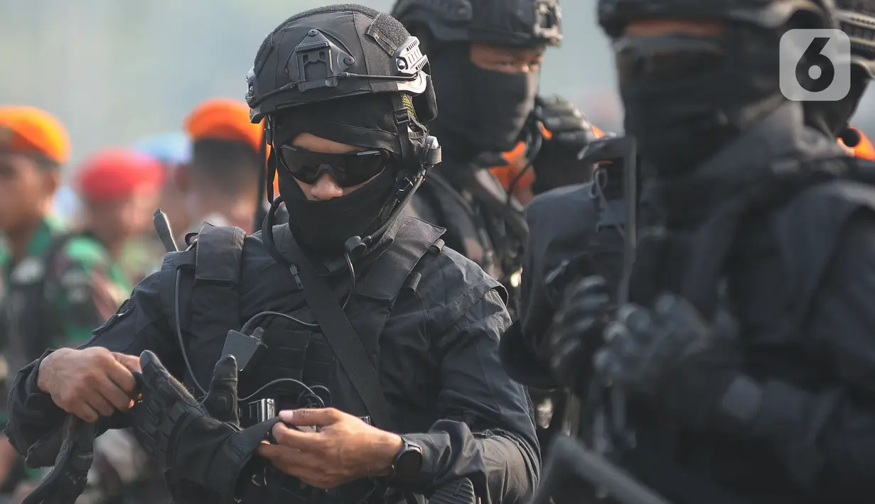 TNI mengerahkan komando tugas gabungan pengamanan (Kogasgab PAM) sebanyak 13.158 personel pengamanan gabungan, sedangkan Polri mengerahkan sebanyak 6.182 personel dalam Operasi Tri Brata Jaya 2023. (merdeka.com/Imam Buhori)