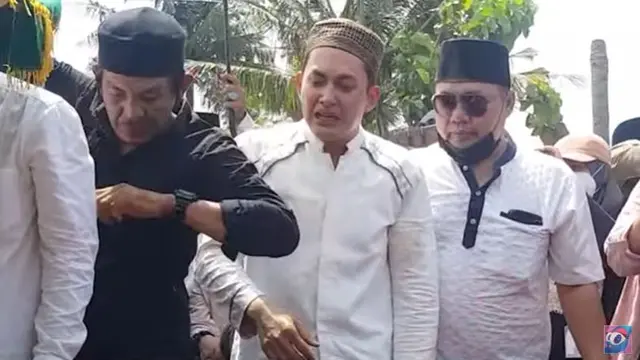Kiki Farrel (Foto: YouTube)