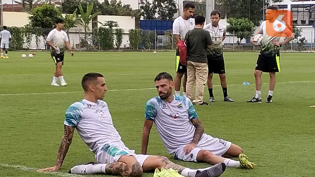 Alberto Rodriguez dan Tyronne del Pino