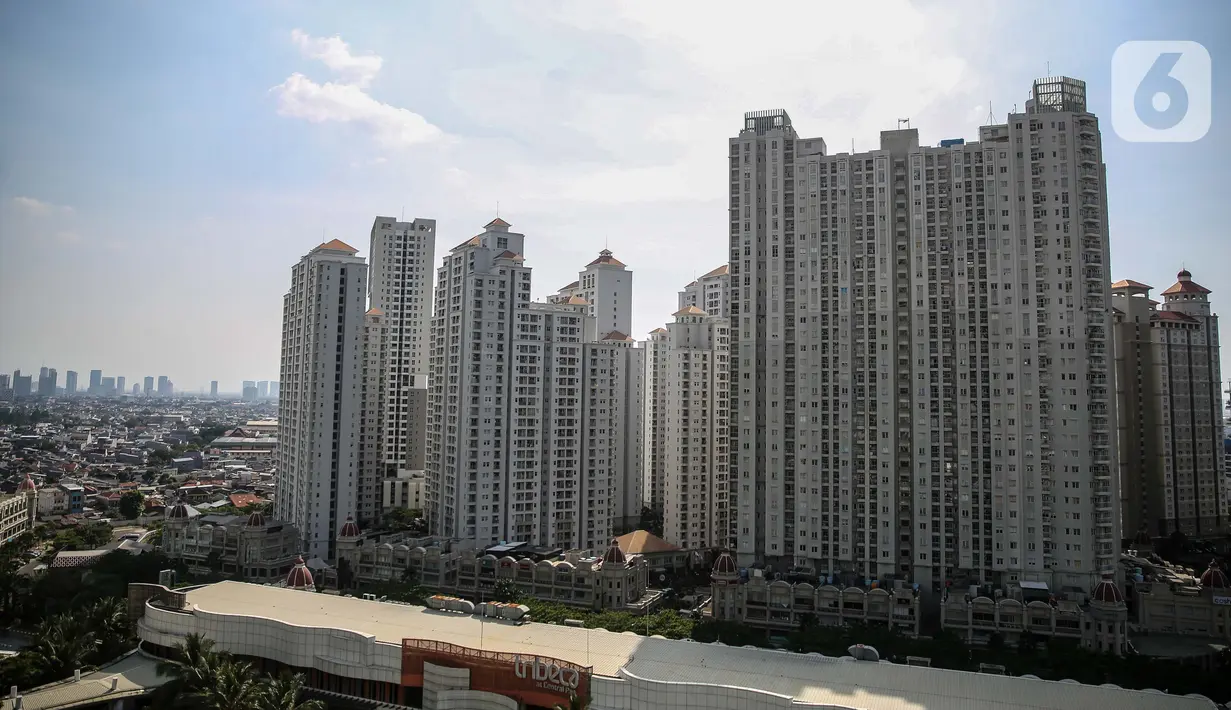 Suasana deretan tower apartemen di Jakarta, Selasa (28/7/2020). Bisnis apartemen sewa mengalami penurunan sebesar 56 persen hingga 57 persen pada kuartal II tahun ini dibandingkan dengan periode yang sama tahun lalu. (Liputan6.com/Faizal Fanani)
