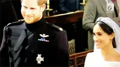 Bila diperhatikan ketika pemberkatan berlangsung, usai Pangeran Harry menyatakan kesanggupannya menikahi Meghan, sejumlah undangan yang hadir dalam ruangan Kapel St. George tertawa kecil.